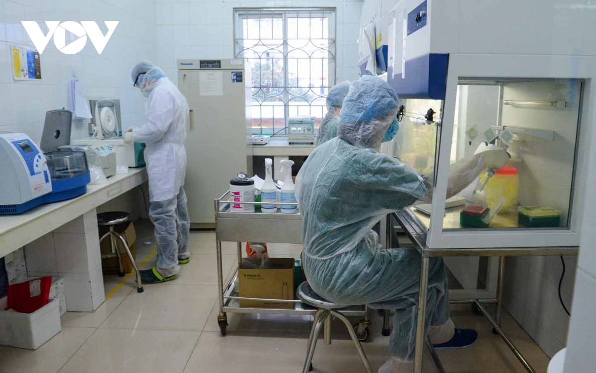 Hơn 6.700 mẫu xét nghiệm dịch vụ SARS-CoV-2 ở Quảng Ninh đều âm tính - Ảnh 2.