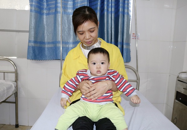 Mổ cấp cứu tháo lồng ruột cho trẻ 8 tháng - Ảnh 2.