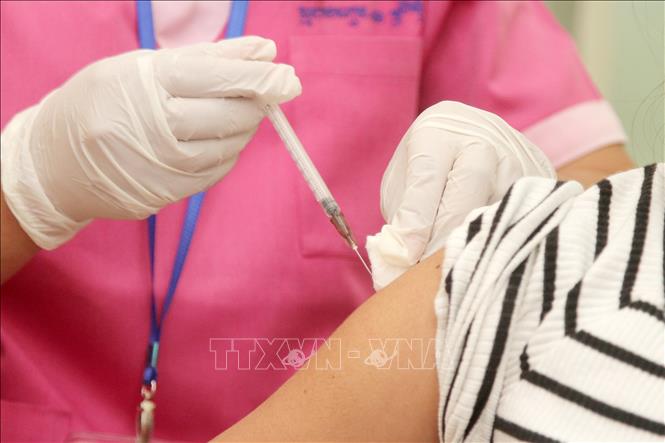 Hơn 200 triệu liều vaccine ngừa COVID-19 đã được tiêm chủng trên toàn thế giới - Ảnh 1.