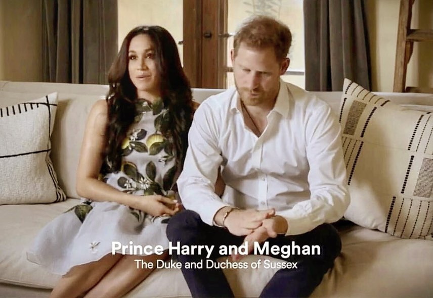 Meghan Markle tái xuất, diện đầm bầu 80 triệu nhưng bị chê vừa đắt vừa thiếu tinh tế hơn hẳn khi là Công nương - Ảnh 1. Meghan Markle tái xuất, diện đầm bầu 80 triệu nhưng bị chê vừa đắt vừa thiếu tinh tế hơn hẳn khi là Công nương - Ảnh 1.