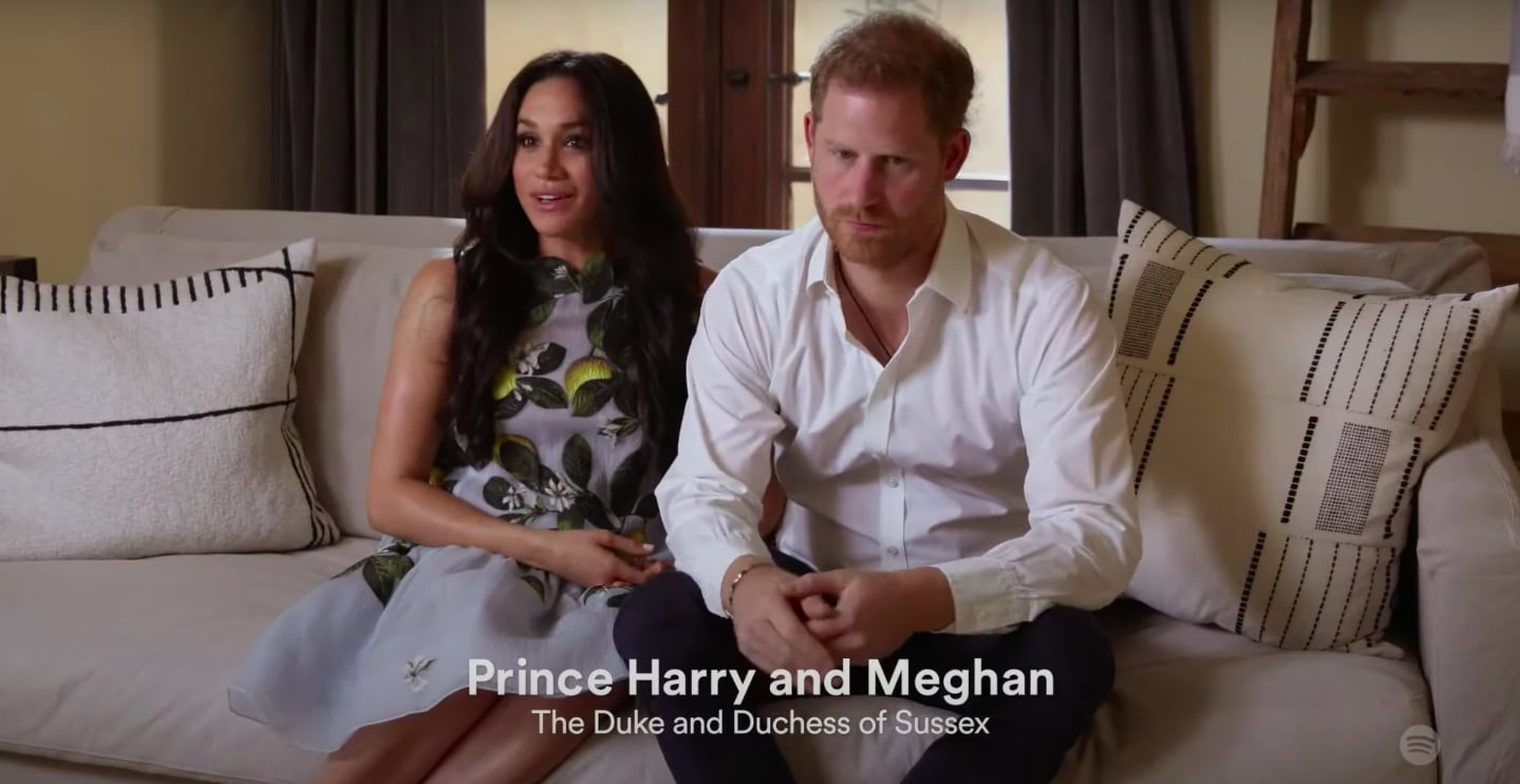 Meghan Markle tái xuất, diện đầm bầu 80 triệu nhưng bị chê vừa đắt vừa thiếu tinh tế hơn hẳn khi là Công nương - Ảnh 2. Meghan Markle tái xuất, diện đầm bầu 80 triệu nhưng bị chê vừa đắt vừa thiếu tinh tế hơn hẳn khi là Công nương - Ảnh 2.