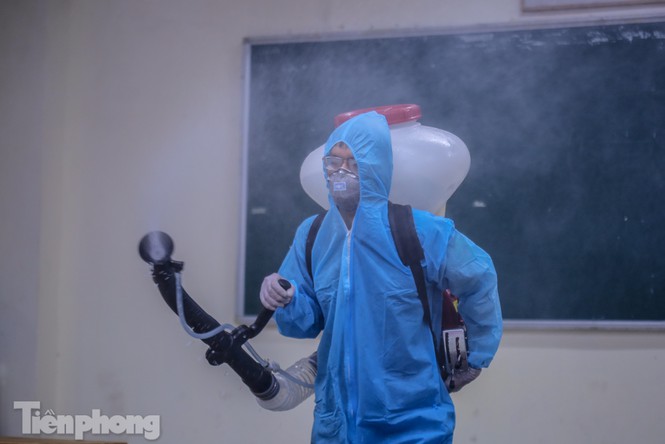 Đón học sinh trở lại, trường học ở Hà Nội trang bị phòng cách ly - Ảnh 22. Đón học sinh trở lại, trường học ở Hà Nội trang bị phòng cách ly - Ảnh 22.
