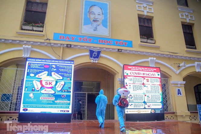 Đón học sinh trở lại, trường học ở Hà Nội trang bị phòng cách ly - Ảnh 18. Đón học sinh trở lại, trường học ở Hà Nội trang bị phòng cách ly - Ảnh 18.