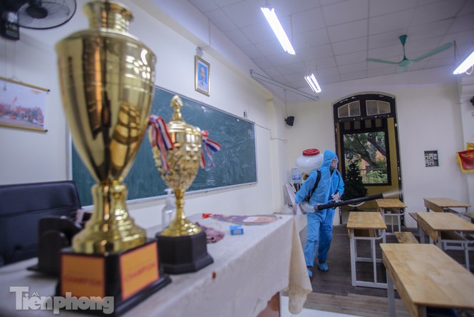 Đón học sinh trở lại, trường học ở Hà Nội trang bị phòng cách ly - Ảnh 19. Đón học sinh trở lại, trường học ở Hà Nội trang bị phòng cách ly - Ảnh 19.