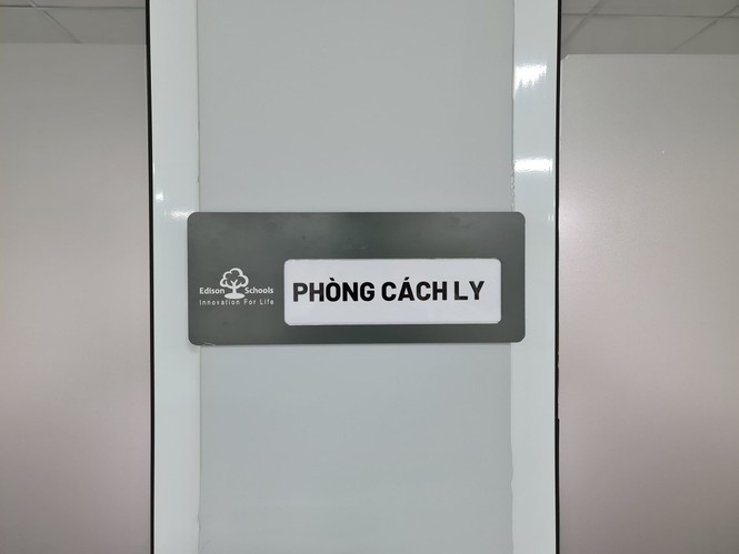 Đón học sinh trở lại, trường học ở Hà Nội trang bị phòng cách ly - Ảnh 12. Đón học sinh trở lại, trường học ở Hà Nội trang bị phòng cách ly - Ảnh 12.