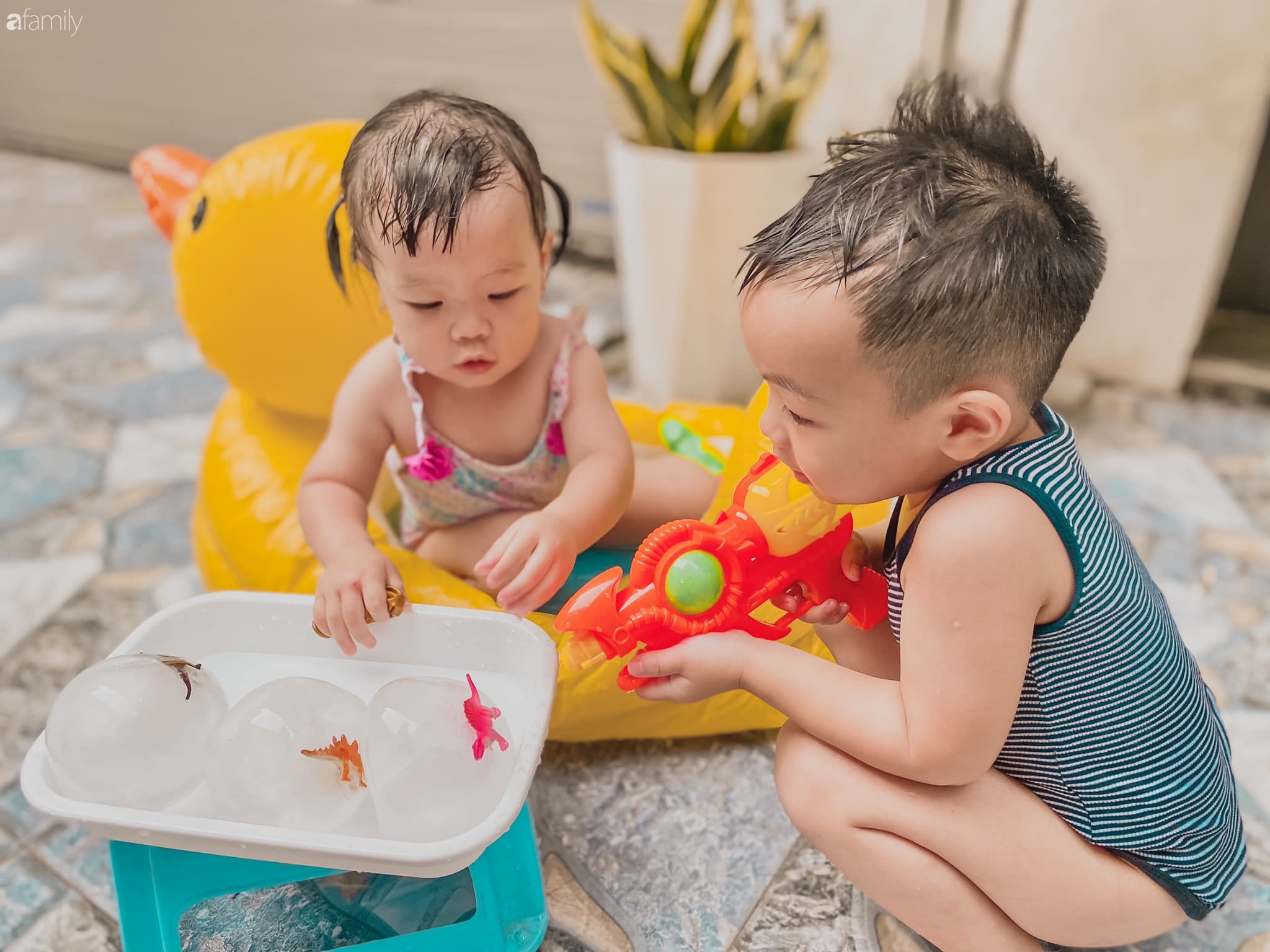 Nữ MC chia sẻ bộ bí kíp để "sống sót" qua năm đầu nuôi con khi sản xuất liền tù tì 2 năm 2 lứa mà không có ông bà, không người giúp việc - Ảnh 2. Nữ MC chia sẻ bộ bí kíp để "sống sót" qua năm đầu nuôi con khi sản xuất liền tù tì 2 năm 2 lứa mà không có ông bà, không người giúp việc - Ảnh 2.