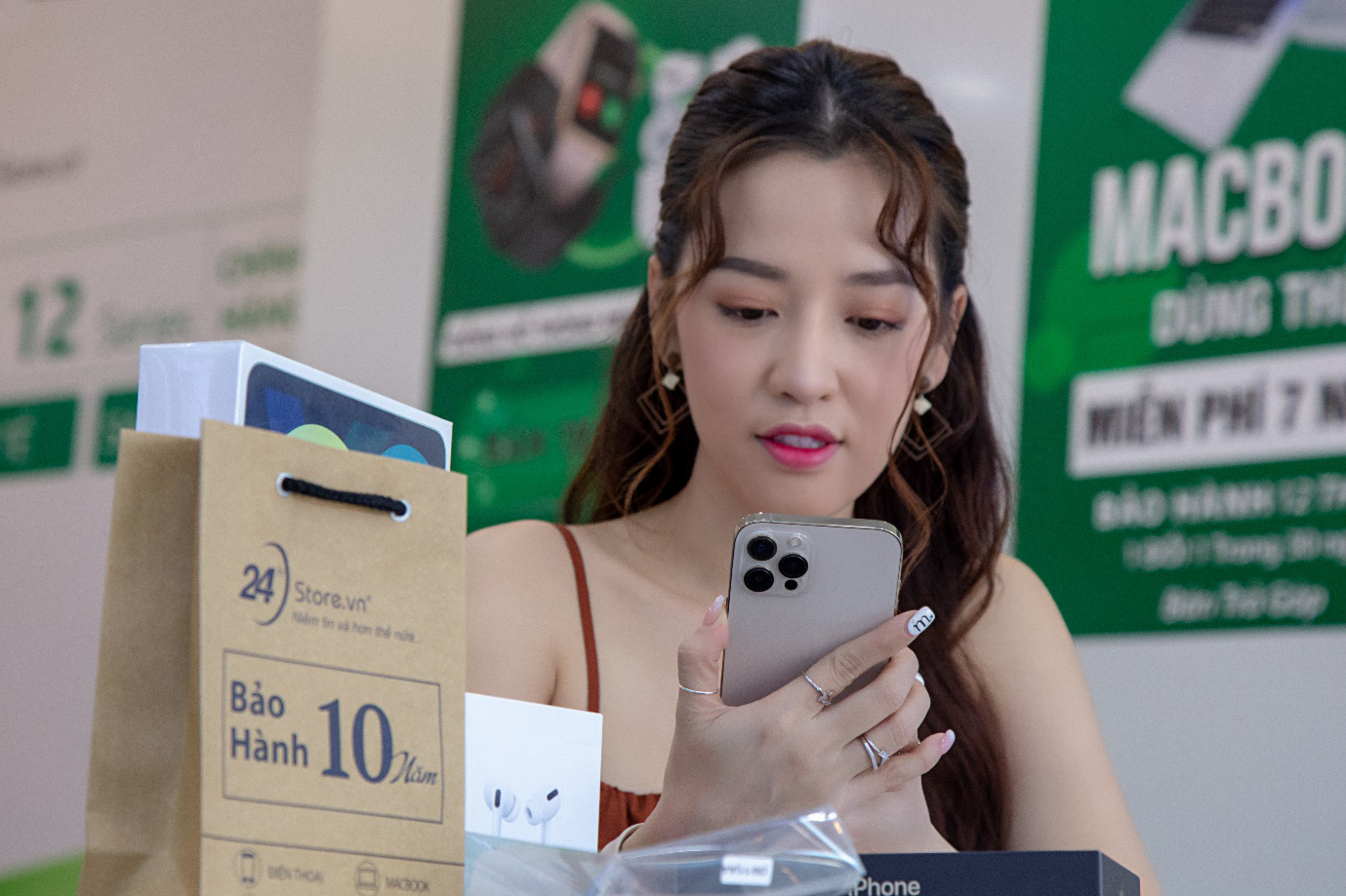 L&yacute; do diễn vi&ecirc;n Puka chọn sắm iPhone 12 Pro Max l&agrave;m qu&agrave; Tết - Ảnh 2.