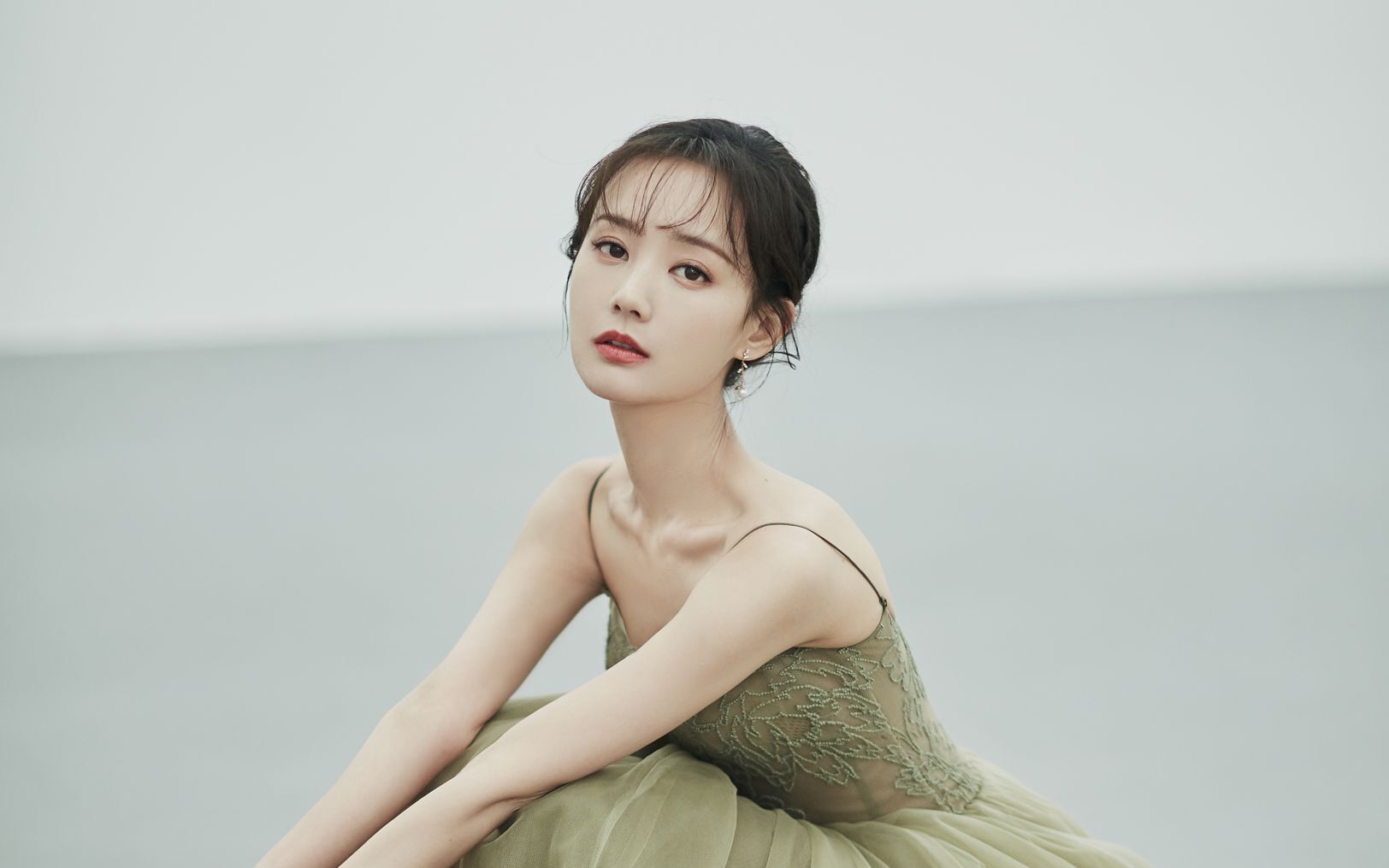 Dù bị chê nhưng "Cá mực hầm mật 2" vẫn ghi điểm bởi dàn diễn viên đẹp mắt - Ảnh 10. Dù bị chê nhưng "Cá mực hầm mật 2" vẫn ghi điểm bởi dàn diễn viên đẹp mắt - Ảnh 10.