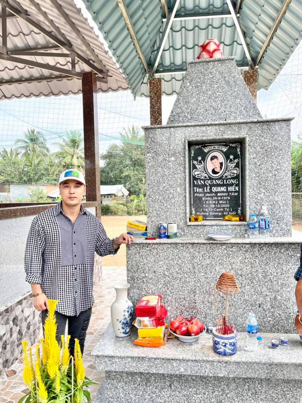 Hình ảnh nơi an nghỉ của Vân Quang Long sau hơn 1 tháng nam ca sĩ qua đời - Ảnh 3.