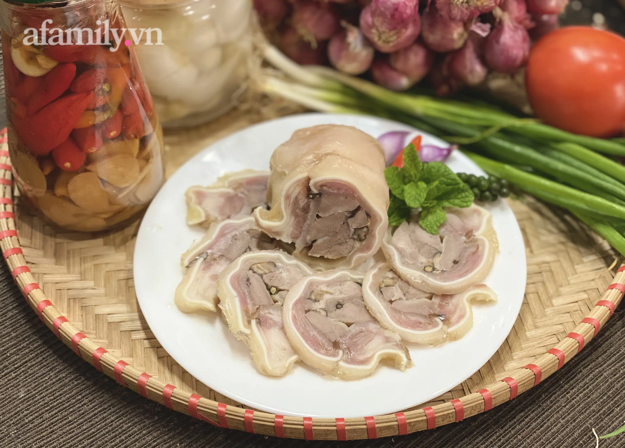 2021 rồi, Tết l&agrave;m m&oacute;n tai heo cuộn n&agrave;y đảm bảo gi&ograve;n ngon xuất sắc, cả nh&agrave; ai cũng m&ecirc;! - Ảnh 5.