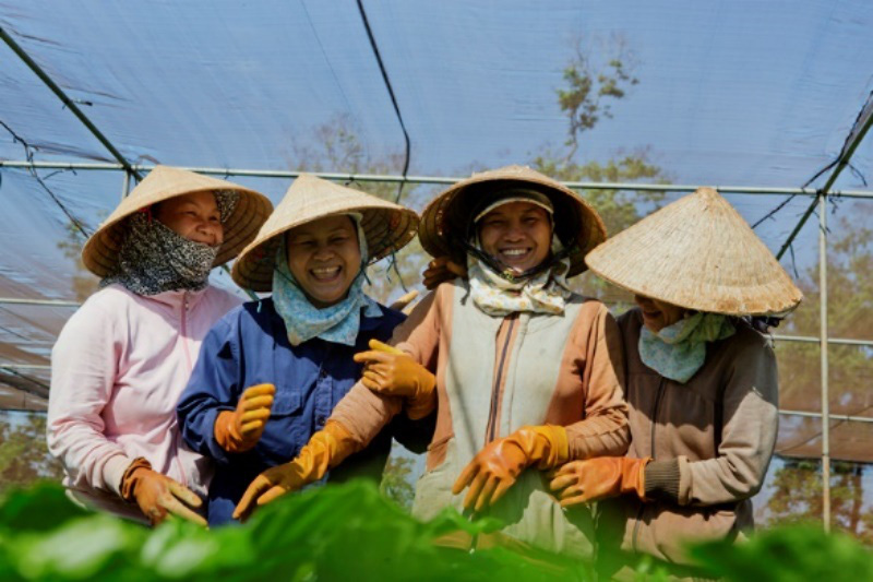 Khi phụ nữ &ldquo;qu&ecirc;n&rdquo; m&igrave;nh l&agrave; ph&aacute;i yếu - Ảnh 4.