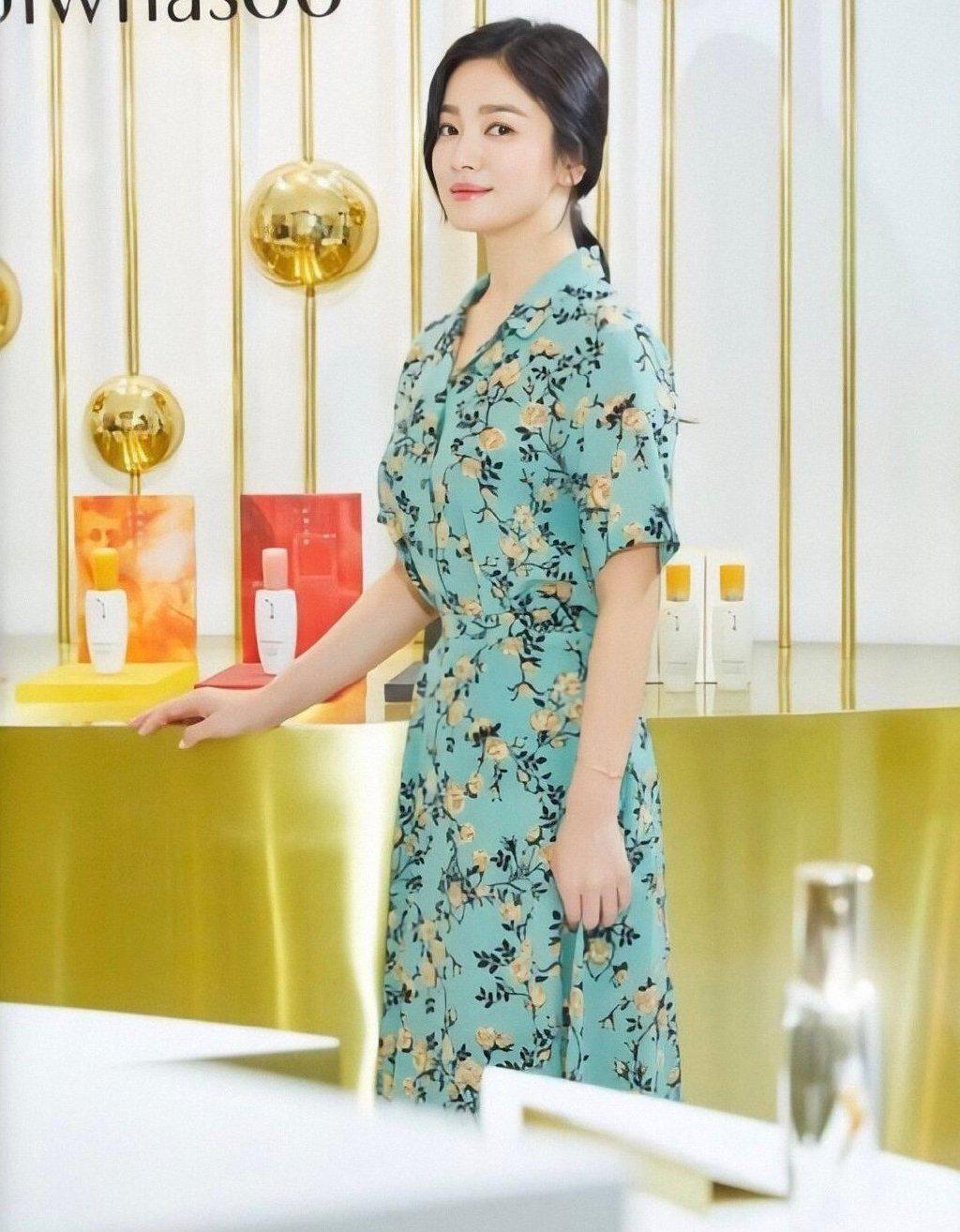 Song Hye Kyo tái xuất, đập tan danh sến súa với style sang như phu nhân tài phiệt, body nuột nức nở - Ảnh 1.