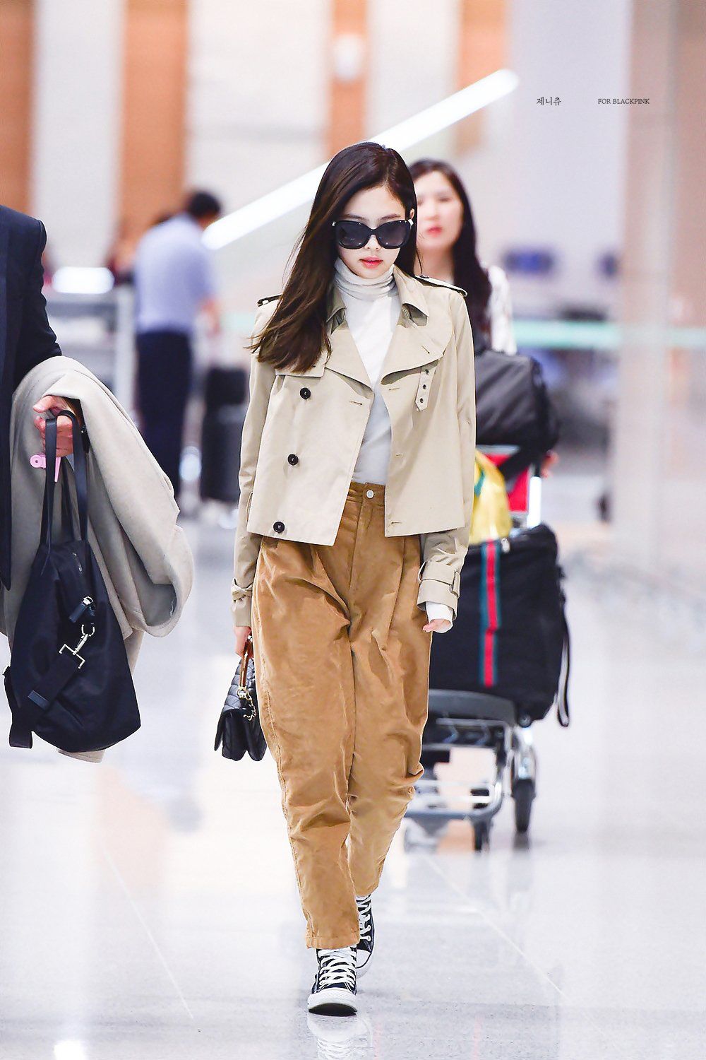 sao diện trench coat - Ảnh 5. sao diện trench coat - Ảnh 5.