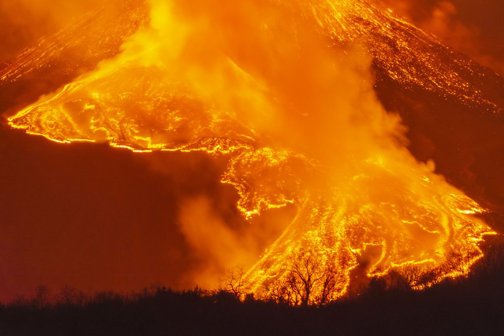 Núi lửa cao nhất châu Âu Etna “thức giấc - Ảnh 3.