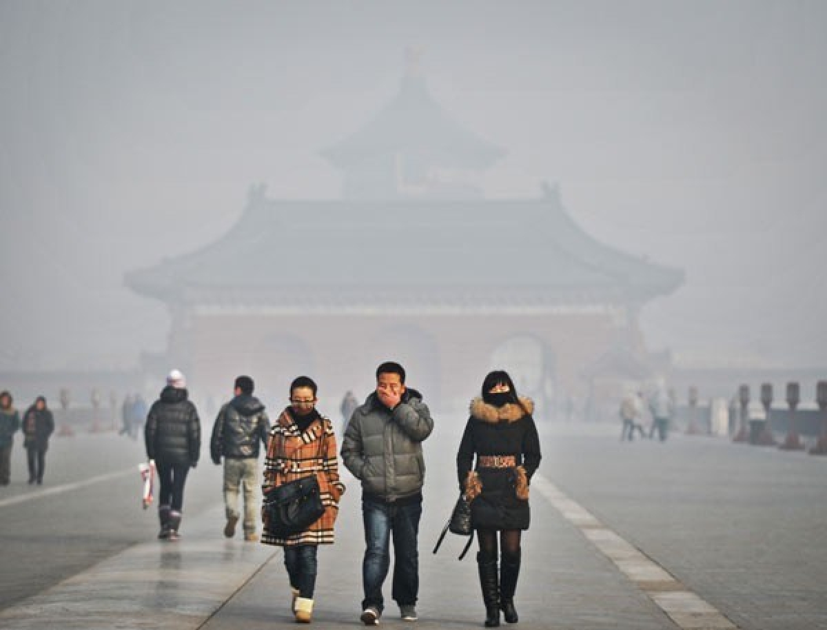 Bắc Kinh yêu cầu các trường học dừng hoạt động ngoài trời do không khí ô nhiễm - Ảnh 1.