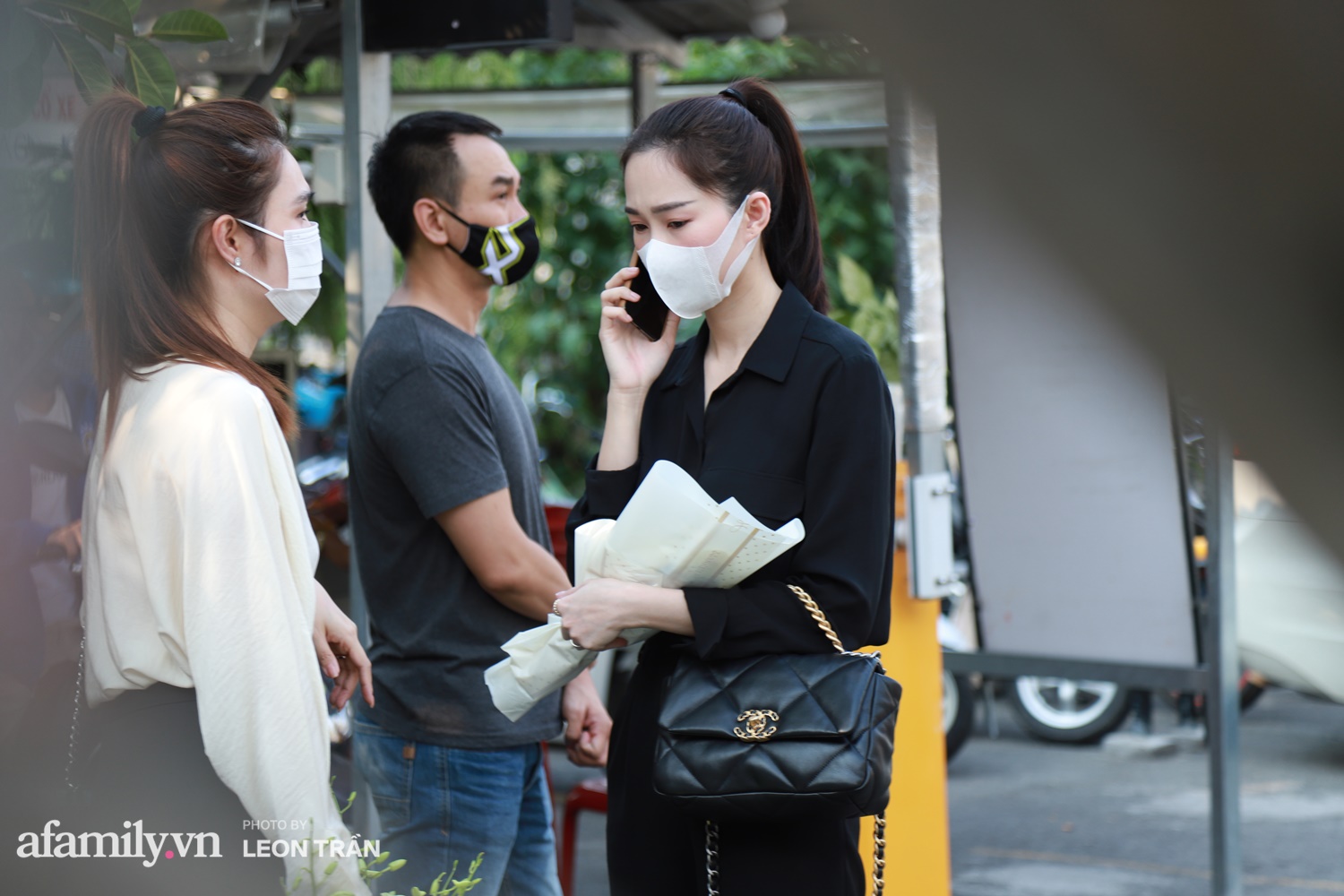 Hoa hậu Đặng Thu Thảo, vợ chồng Đông Nhi - Ông Cao Thắng lặng lẽ đau đớn trước di ảnh của chuyên ...