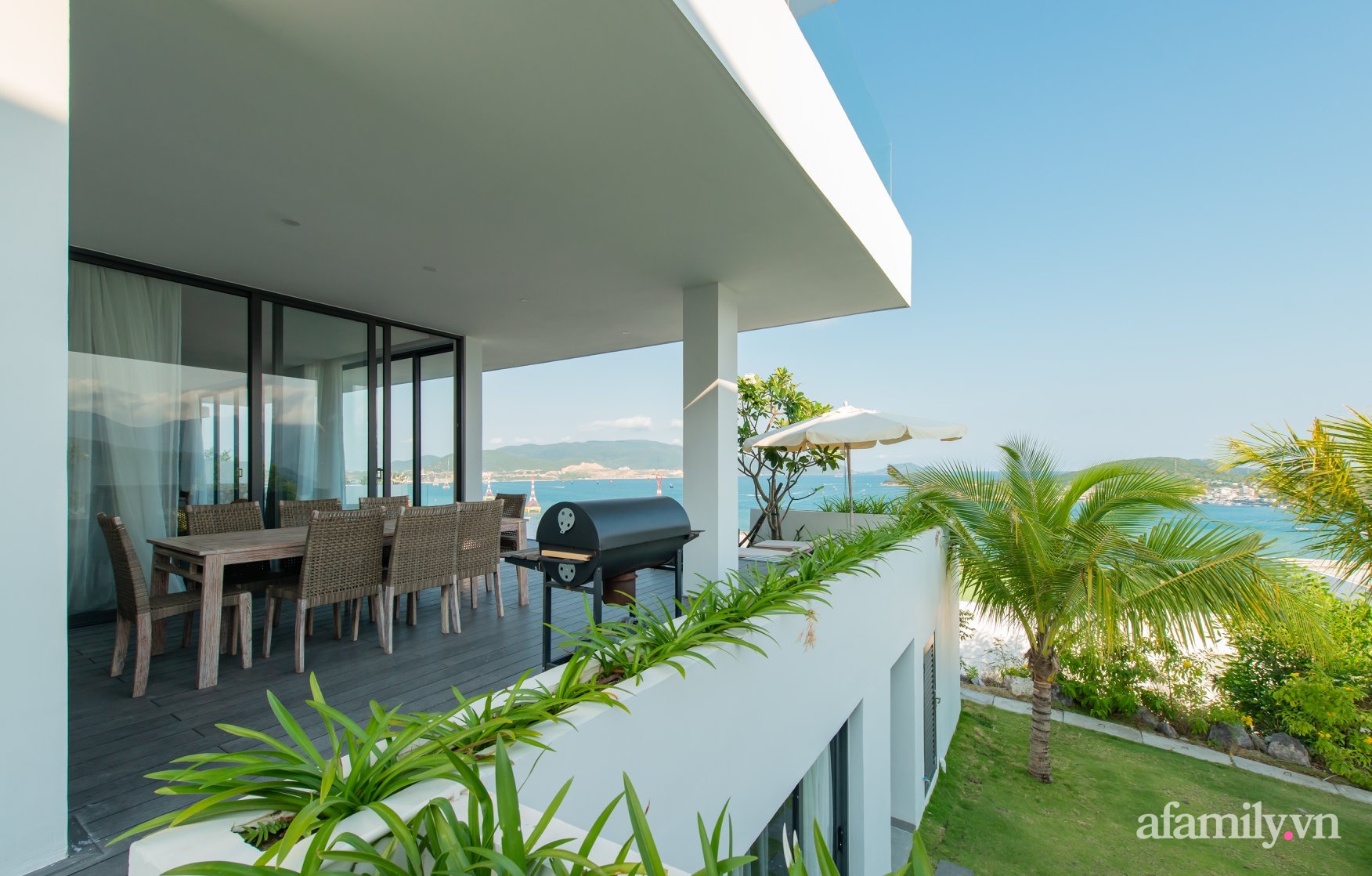 Ngôi nhà hướng biển đẹp an nhiên với nội thất sang trọng cùng bể bơi vô cực ở Nha Trang - Ảnh 8.
