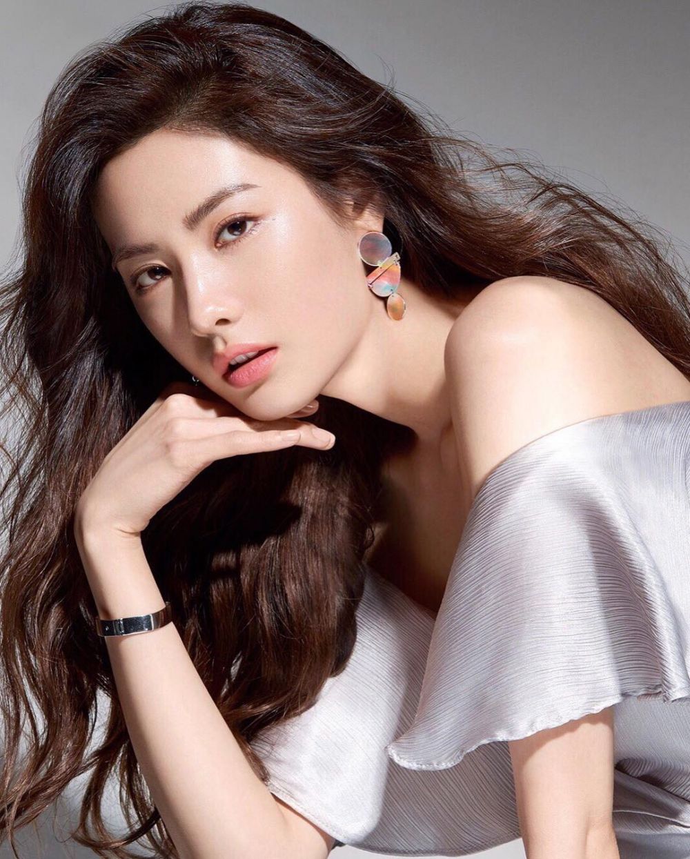 Tranh cãi nảy lửa BXH mỹ nhân đẹp nhất xứ Hàn: Song Hye Kyo, Son Ye Jin lẹt đẹt ở vị trí thấp, ngôi vương lại thuộc về một cô gái sinh năm 1999 - Ảnh 26.
