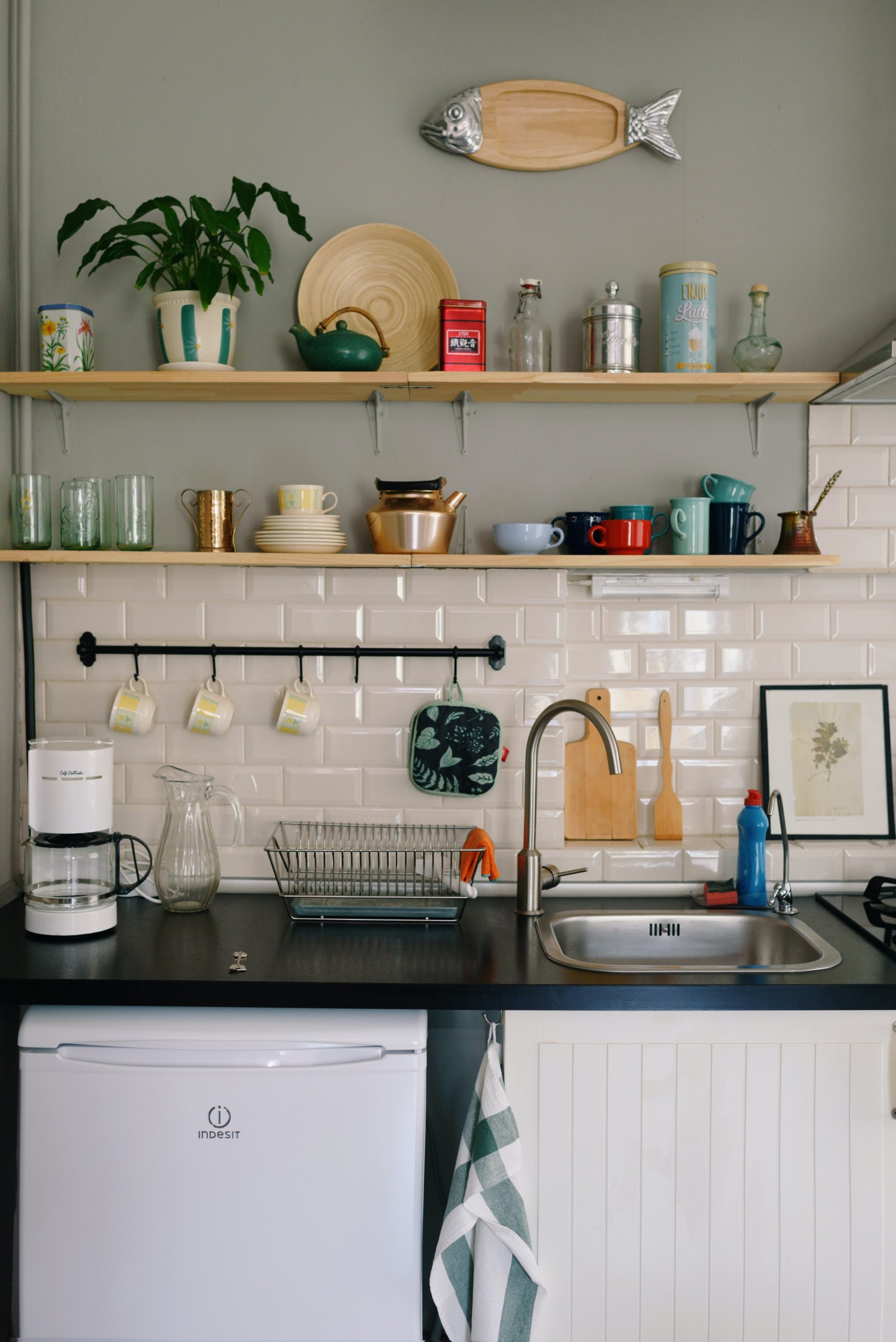 Trang trí tường bếp – điểm nhấn độc đáo tạo sức hút mạnh mẽ cho không gian nấu nướng - Ảnh 1.