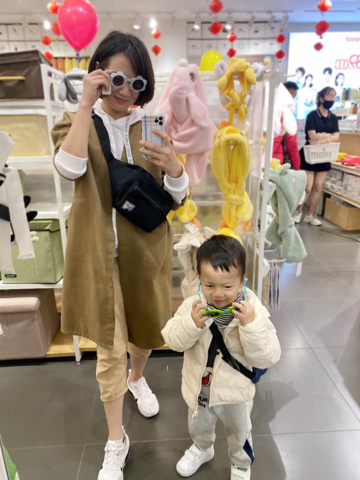 Bận rộn như vậy m&agrave; mẹ trẻ vẫn tạo được thời gian chất lượng b&ecirc;n con, đọc chia sẻ c&aacute;c mẹ đều ủng hộ v&agrave; ngưỡng mộ - Ảnh 4.