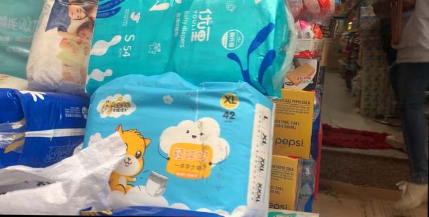 Sự thật đằng sau những chiếc bỉm Trung Quốc "nội địa cao cấp" được bán tràn lan với lời quảng cáo chất lượng tốt ngang bỉm xịn - Ảnh 1. Sự thật đằng sau những chiếc bỉm Trung Quốc "nội địa cao cấp" được bán tràn lan với lời quảng cáo chất lượng tốt ngang bỉm xịn - Ảnh 1.