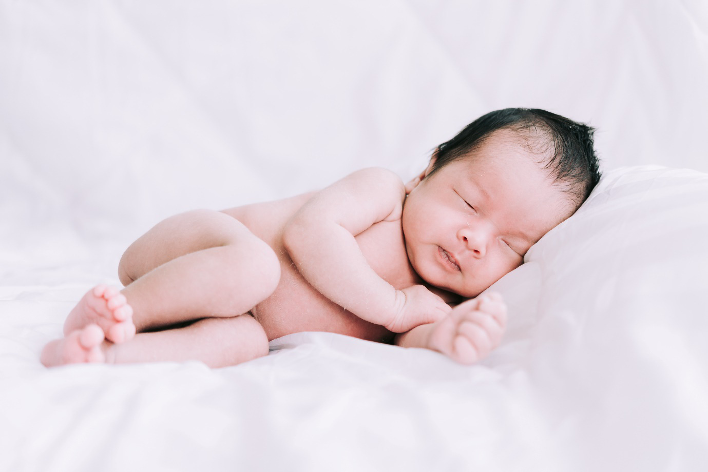 Hiểu đúng về mồ hôi trộm và giải pháp phù hợp bảo vệ sức khỏe trẻ sơ sinh, mẹ có tự tin? - Ảnh 1. Hiểu đúng về mồ hôi trộm và giải pháp phù hợp bảo vệ sức khỏe trẻ sơ sinh, mẹ có tự tin? - Ảnh 1.