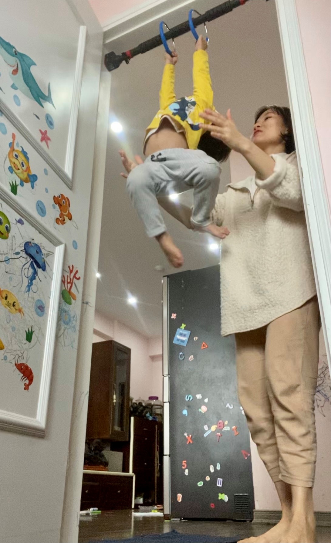 Bận rộn như vậy m&agrave; mẹ trẻ vẫn tạo được thời gian chất lượng b&ecirc;n con, đọc chia sẻ c&aacute;c mẹ đều ủng hộ v&agrave; ngưỡng mộ - Ảnh 3.