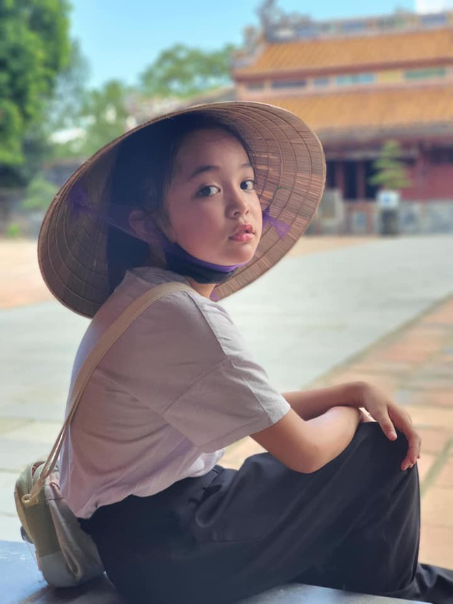 Sao nhí Hướng Dương Ngược Nắng đang gây bão vì quá xinh, netizen bỗng quay xe tranh cãi vì bé bị ekip make up quá đà - Ảnh 7.