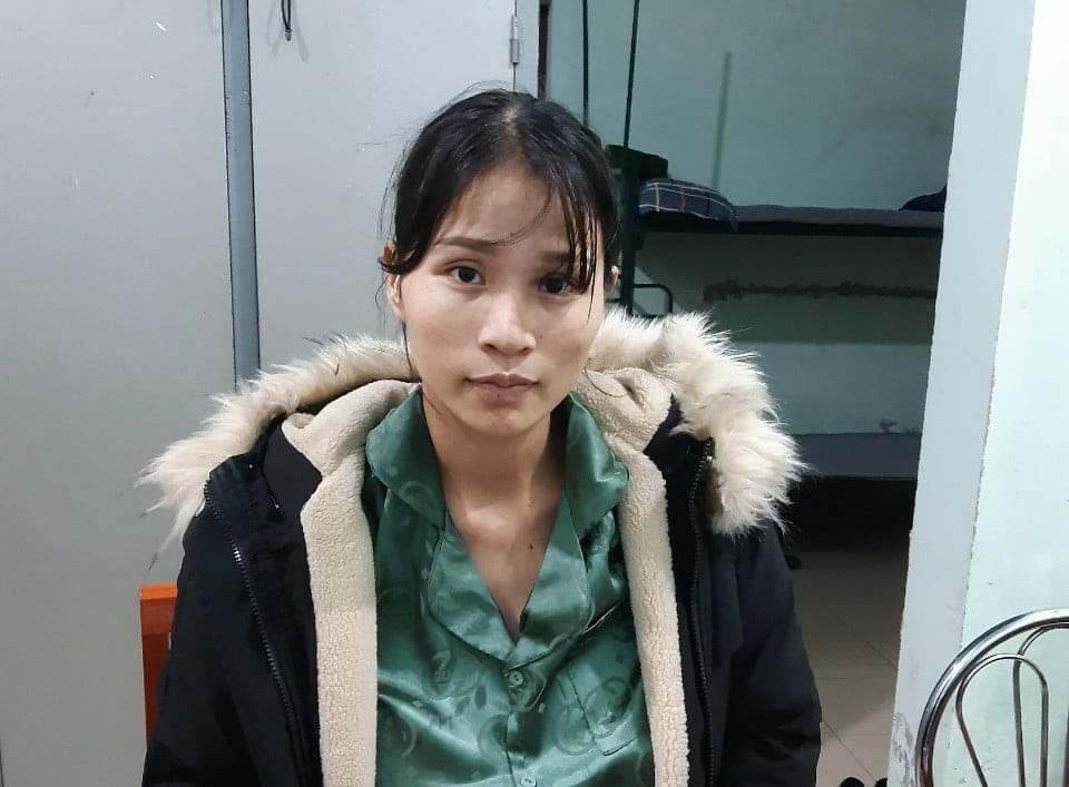 Bắt nữ giám đốc tự xưng trong đường dây giải cứu người mắc kẹt ở Hàn Quốc về nước - Ảnh 1.