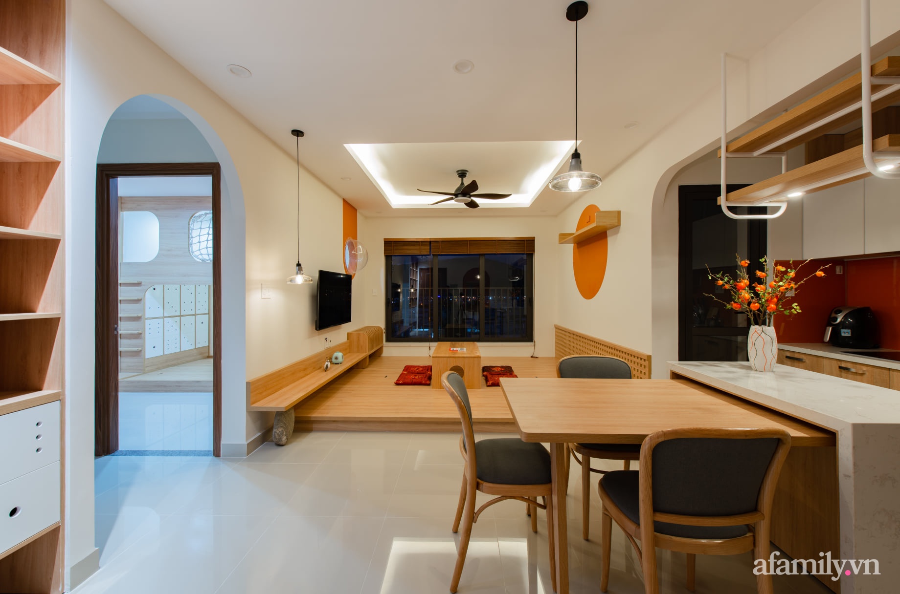 Căn hộ 78m² với tông cam đất ngọt ngào cùng đường cong mềm mại mang hơi hướng phong cách Nhật ở Nha Trang - Ảnh 3.