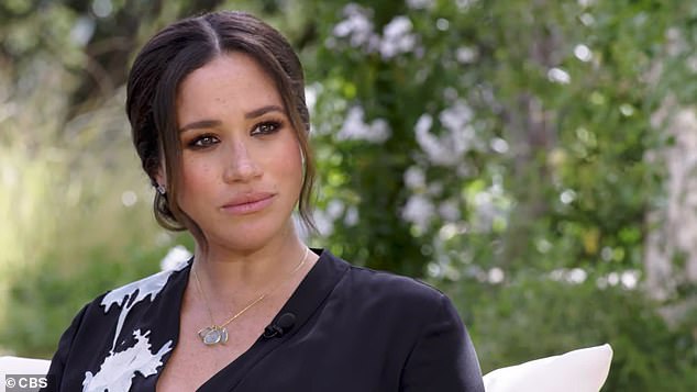 Meghan Markle đã &quot;sao chép&quot; y hệt Công nương Diana trong cuộc phỏng vấn bom tấn với một loạt chi tiết nhưng ngượng chín măt - Ảnh 1.