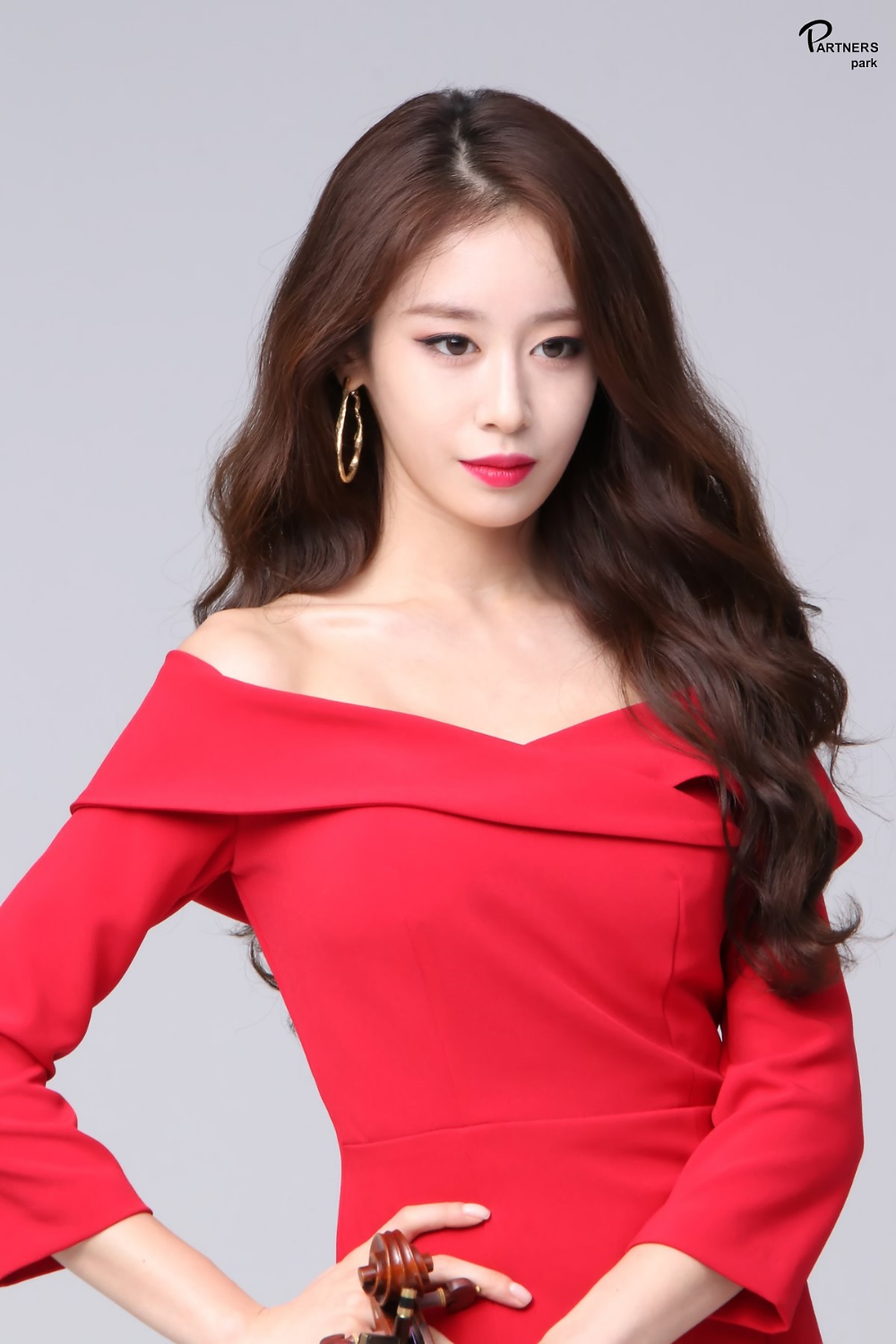 Nữ thần Kpop thường xuyên bị đồn dao kéo vì mũi cao đến khó tin, ai dè ảnh thời trẻ của mẹ đập tan luôn nghi vấn - Ảnh 14. Nữ thần Kpop thường xuyên bị đồn dao kéo vì mũi cao đến khó tin, ai dè ảnh thời trẻ của mẹ đập tan luôn nghi vấn - Ảnh 14.