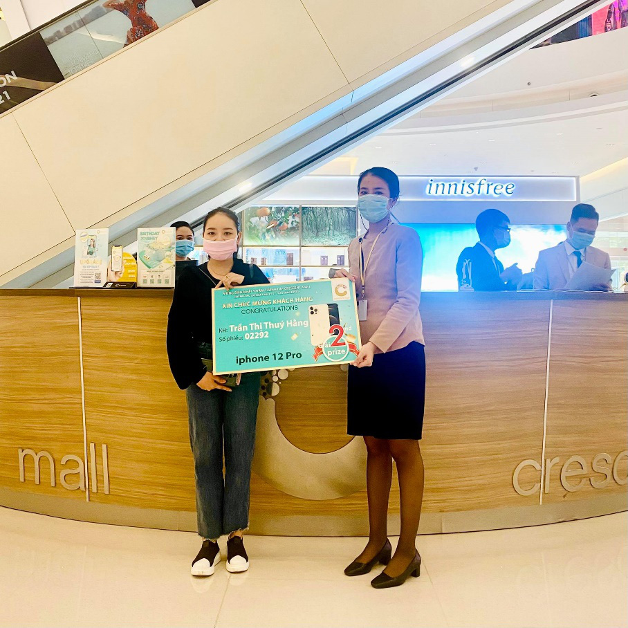 Quà tặng tổng trị giá hơn 1 tỷ đồng đến tay khách hàng nhân dịp sinh nhật Crescent Mall - Ảnh 2. Quà tặng tổng trị giá hơn 1 tỷ đồng đến tay khách hàng nhân dịp sinh nhật Crescent Mall - Ảnh 2.