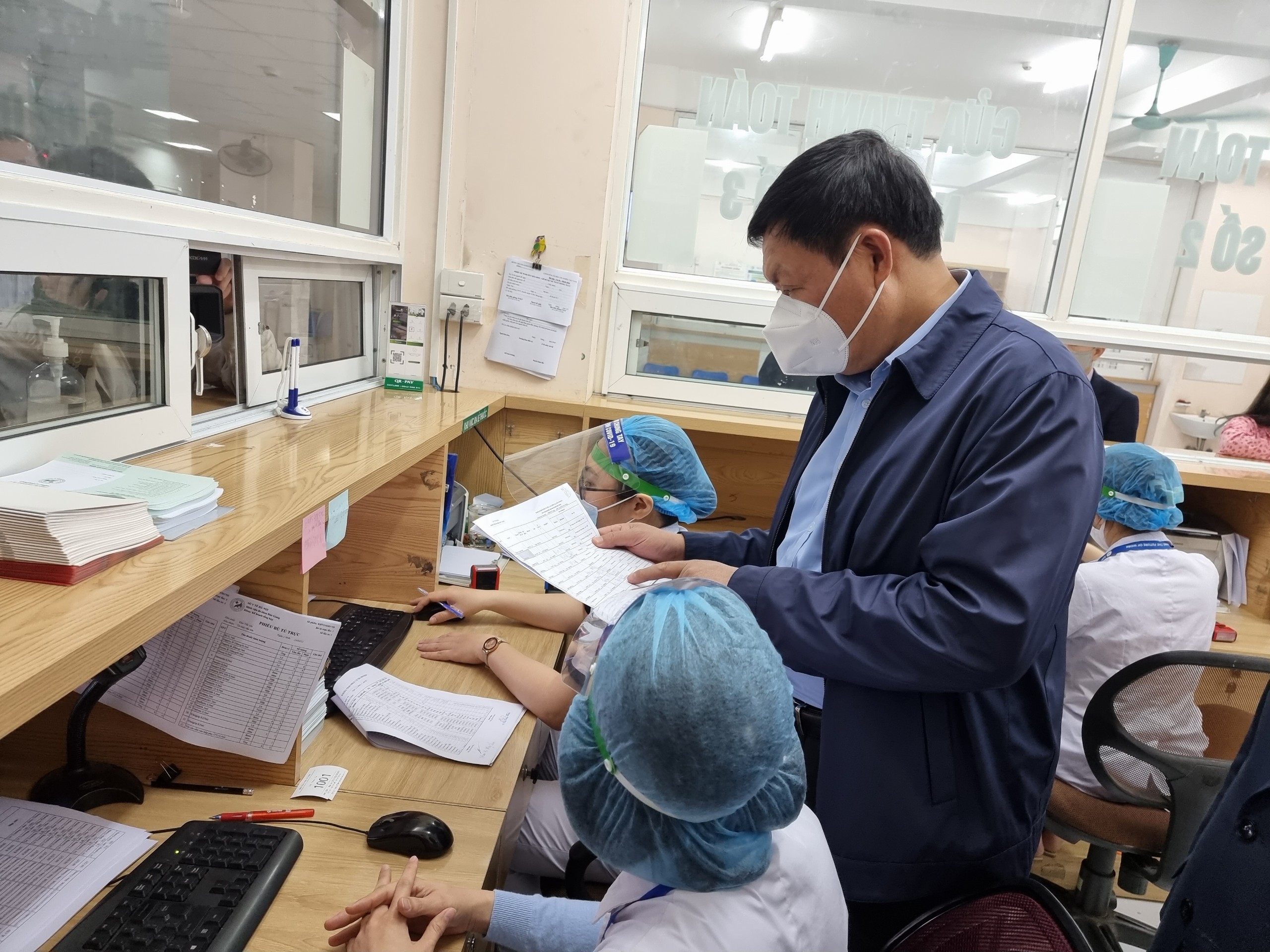 Hà Nội đã tiêm vắc xin COVID-19 cho gần 6.700 người; tích cực tiêm vét đối tượng còn lại - Ảnh 1. Hà Nội đã tiêm vắc xin COVID-19 cho gần 6.700 người; tích cực tiêm vét đối tượng còn lại - Ảnh 1.