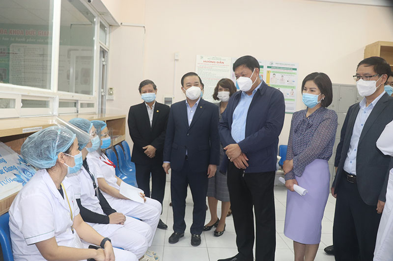 Hà Nội đã tiêm vắc xin COVID-19 cho gần 6.700 người; tích cực tiêm vét đối tượng còn lại - Ảnh 4. Hà Nội đã tiêm vắc xin COVID-19 cho gần 6.700 người; tích cực tiêm vét đối tượng còn lại - Ảnh 4.