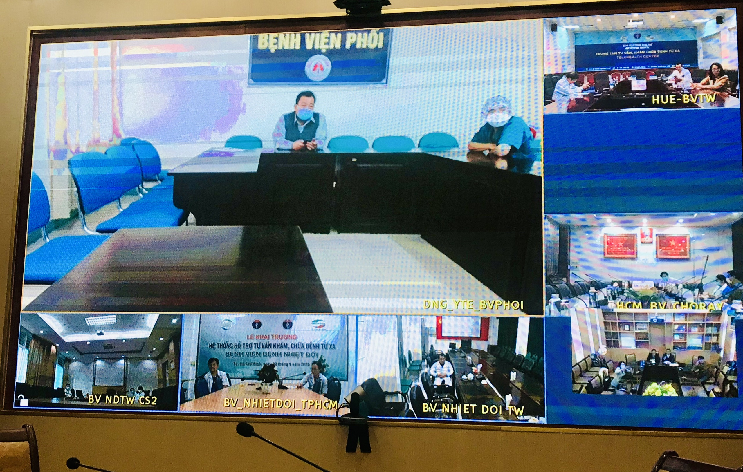 Bệnh nhân COVID-19 nặng nhất Việt Nam đã khỏi bệnh, từ Đà Nẵng về TPHCM tiếp tục điều trị bệnh nền - Ảnh 2. Bệnh nhân COVID-19 nặng nhất Việt Nam đã khỏi bệnh, từ Đà Nẵng về TPHCM tiếp tục điều trị bệnh nền - Ảnh 2.