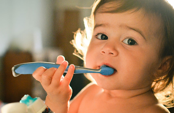 7 nguyên nhân gây sâu răng hàng đầu ở trẻ em và 3 việc đơn giản cha mẹ có thể làm để phòng tránh - Ảnh 5.