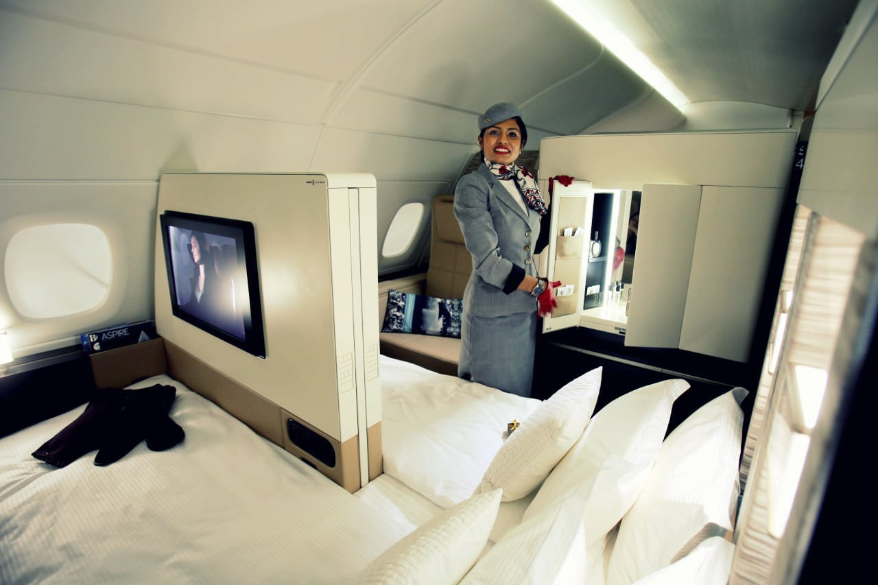 3 chiếc giường đắt đỏ hơn chiếc vé hạng nhất, cung cấp không gian thoải mái nhất trên bầu trời với giá tới hàng tỷ đồng/chuyến đi - Ảnh 4.