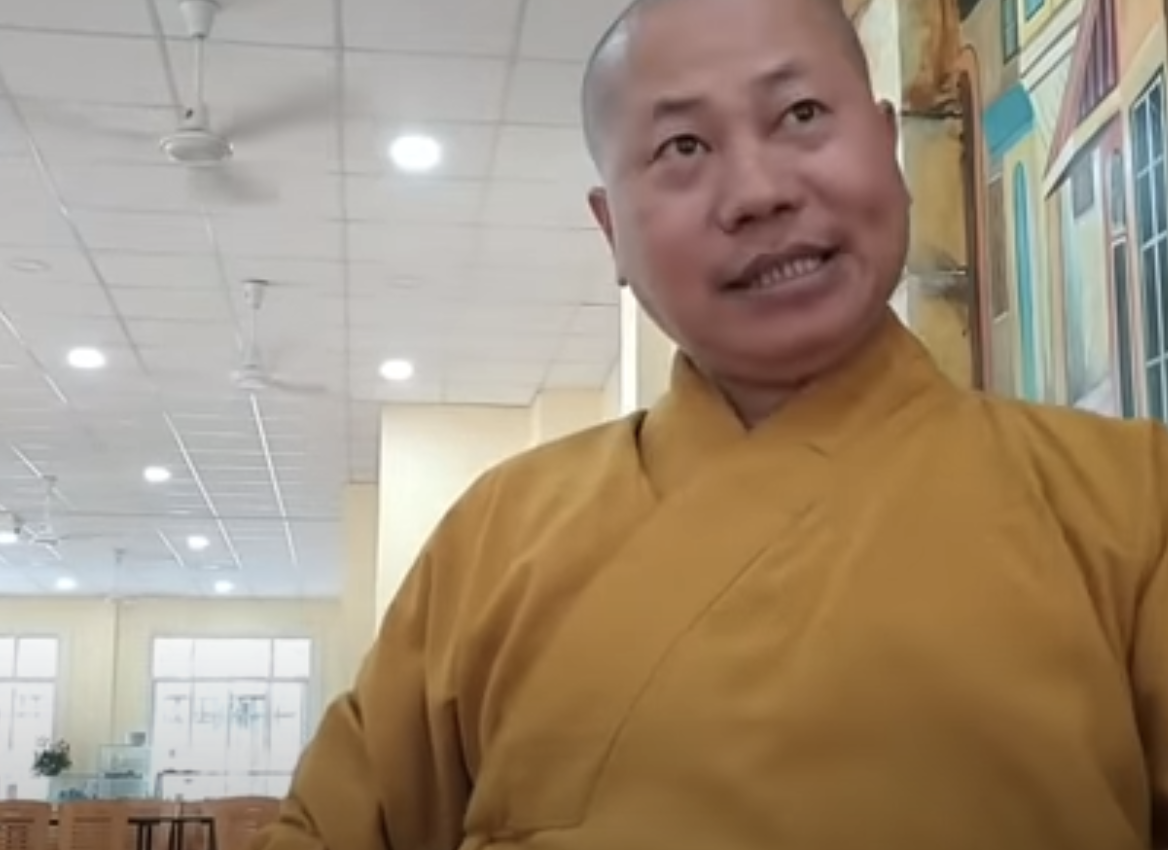 "Thầy chùa ăn thịt chó" Nguyễn Minh Phúc là tu sĩ giả danh, Giáo hội Phật giáo đề nghị xử lý các youtuber xuyên tạc - Ảnh 1.