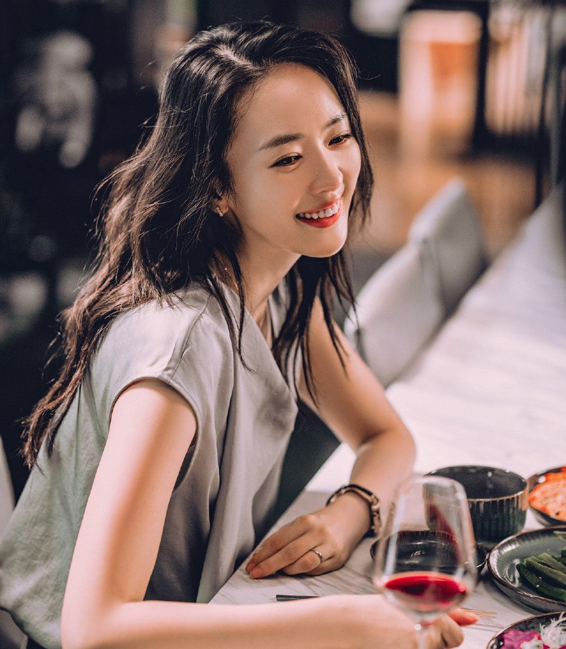 Không phải nhan sắc, 3 thứ này trên người phụ nữ mới làm nên sự thanh tao, trong sạch của cô ấy, đàn ông thì say đắm dù ở bất cứ độ tuổi nào! - Ảnh 2. Không phải nhan sắc, 3 thứ này trên người phụ nữ mới làm nên sự thanh tao, trong sạch của cô ấy, đàn ông thì say đắm dù ở bất cứ độ tuổi nào! - Ảnh 2.