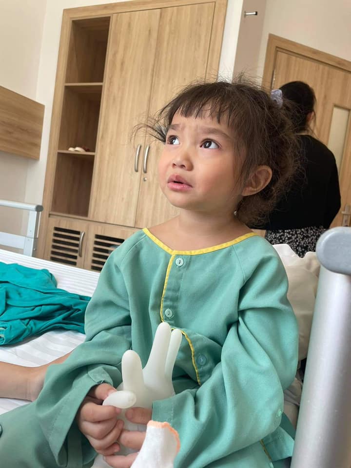 Con gái Lê Dương Bảo Lâm mới 3 tuổi đã phải thực hiện phẫu thuật, nguyên nhân khiến công chúng không khỏi thương xót