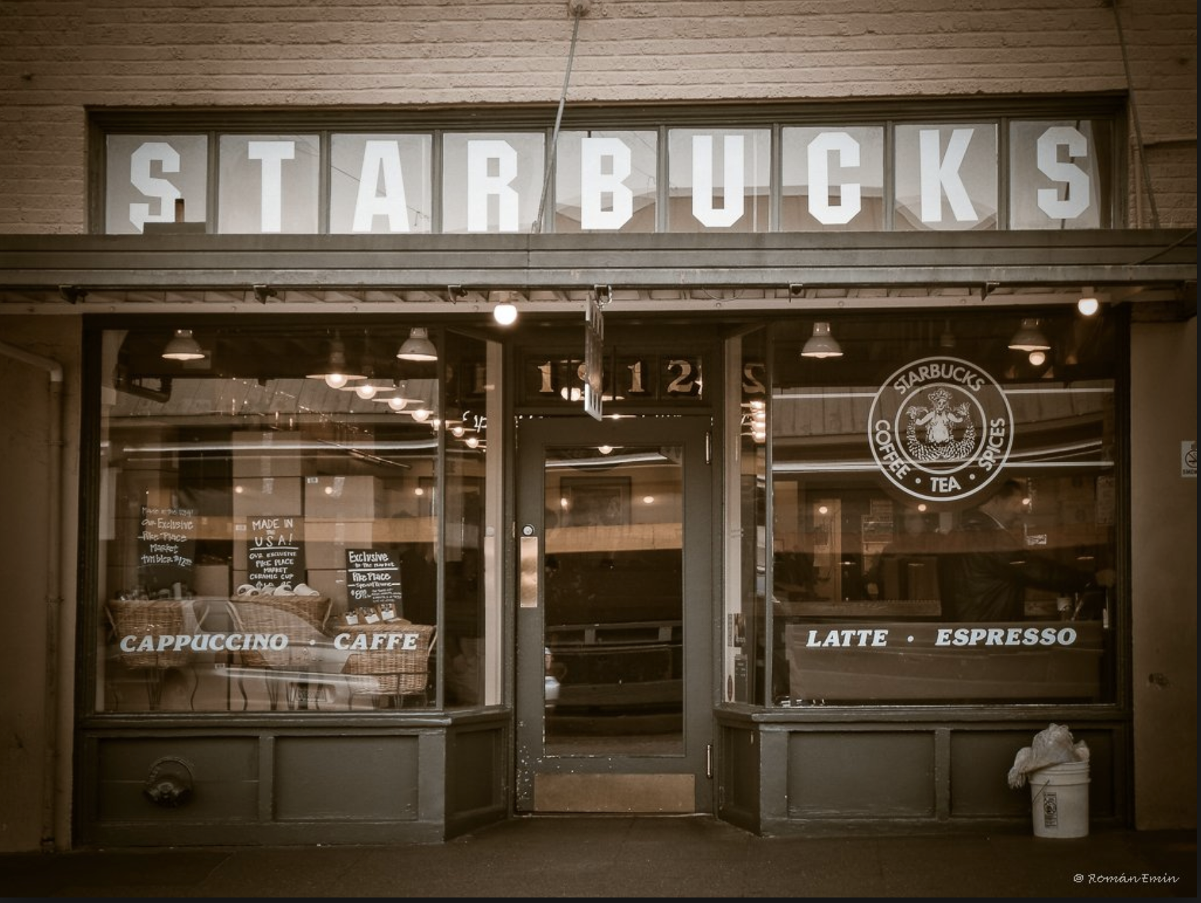 Hành trình từ con số 0 đến thương hiệu “Starbucks” tỷ đô của Howard Schutz: Được học đại học nhưng phải bỏ ngang, có khi phải bán máu để sống qua ngày, thành công gói gọn trong hai gạch đầu dòng - Ảnh 1.