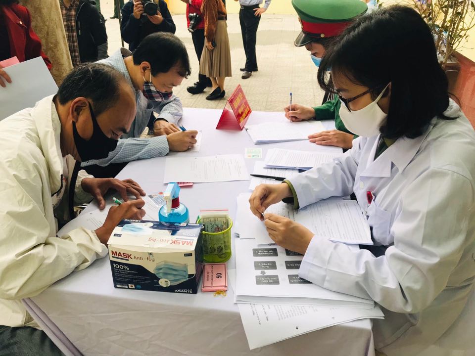 Nhiều người cao tuổi trong 367 tình nguyện viên đã tiêm mũi 1 giai đoạn 2 vắc xin Nano Covax - Ảnh 1.