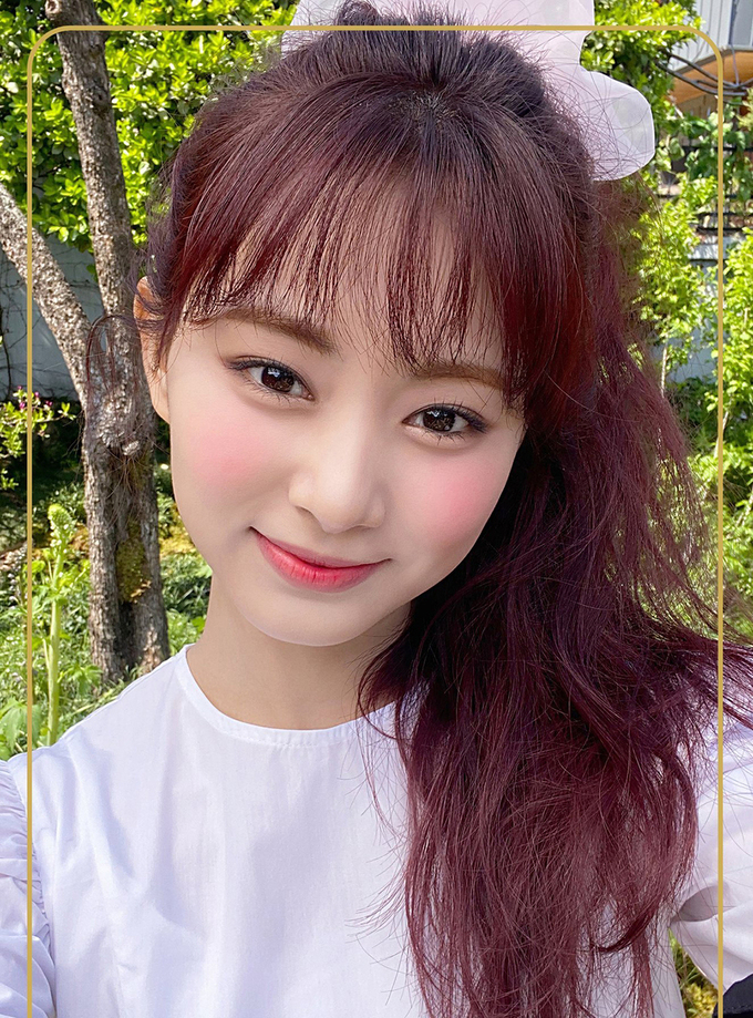 Style makeup "vạn người chê" của Twice biến idol từ xinh như mộng thành trò hề vì phấn son - Ảnh 6. Style makeup "vạn người chê" của Twice biến idol từ xinh như mộng thành trò hề vì phấn son - Ảnh 6.