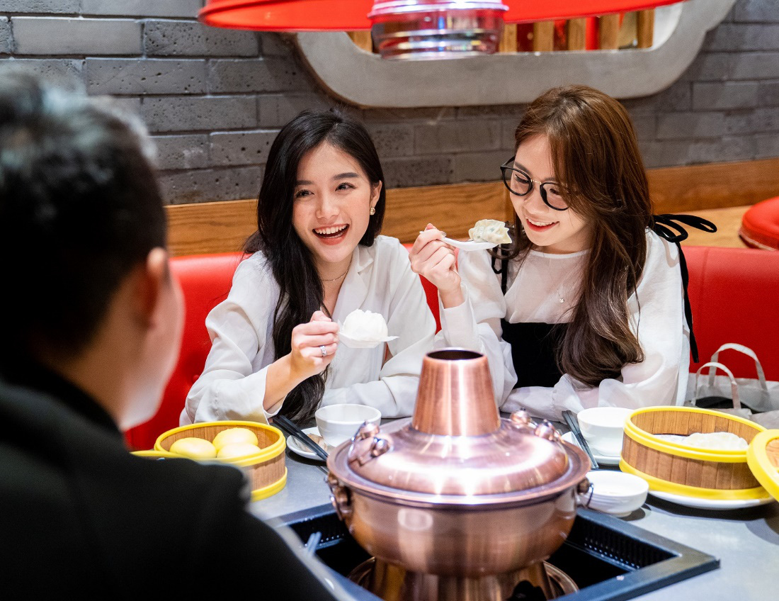 &ldquo;Nếu bạn buồn, h&atilde;y t&ocirc; th&ecirc;m một ch&uacute;t son m&ocirc;i&rdquo; - Ảnh 3.