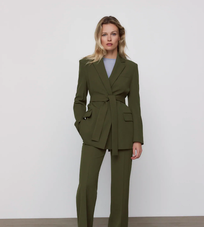 Tiểu tam của Penthouse diện blazer Zara đến cháy cả hàng, chị em muốn sang xịn như vậy chi bằng sắm ngay một chiếc cho mình - Ảnh 4. Tiểu tam của Penthouse diện blazer Zara đến cháy cả hàng, chị em muốn sang xịn như vậy chi bằng sắm ngay một chiếc cho mình - Ảnh 4.
