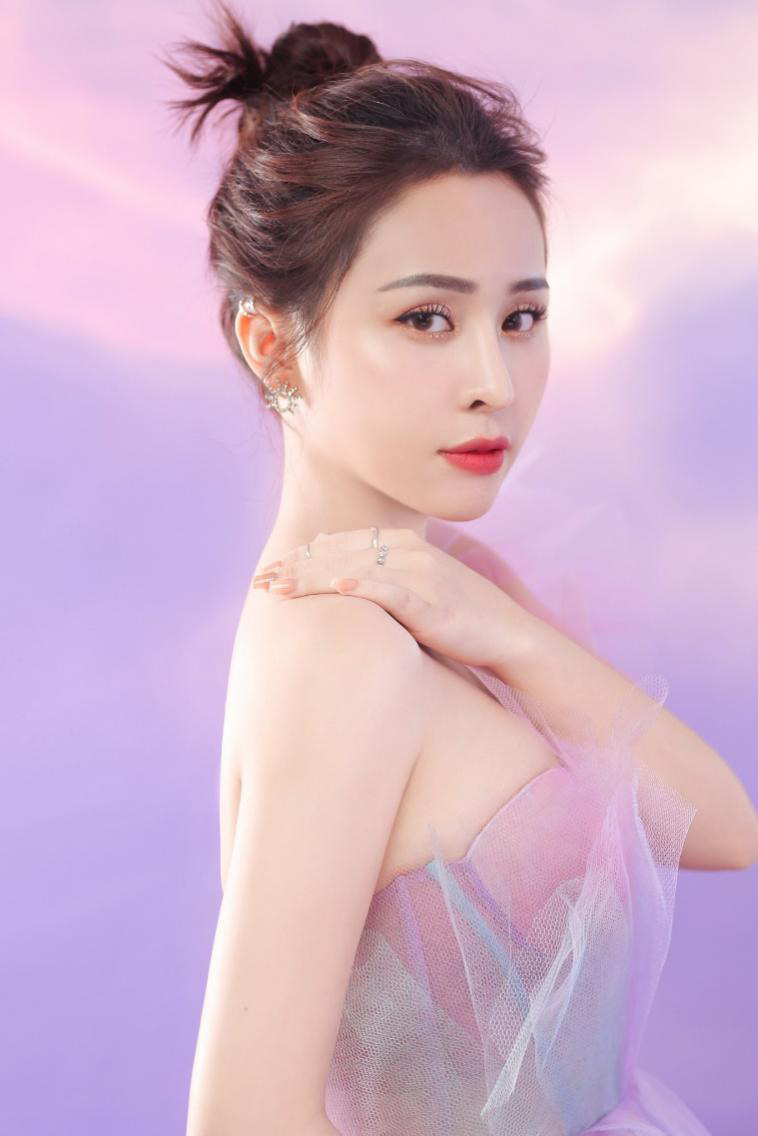 Đặng Thanh Huynh - Từ nữ sinh tập tành bán hàng đến cô chủ shop thời trang gần 300.000 người theo dõi - Ảnh 5. Đặng Thanh Huynh - Từ nữ sinh tập tành bán hàng đến cô chủ shop thời trang gần 300.000 người theo dõi - Ảnh 5.