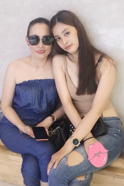 4 người mẹ của sao Việt: Nhan sắc trẻ như không tuổi, phong cách ăn mặc còn lấn át cả con gái 15 r5 16151805228851764069343
