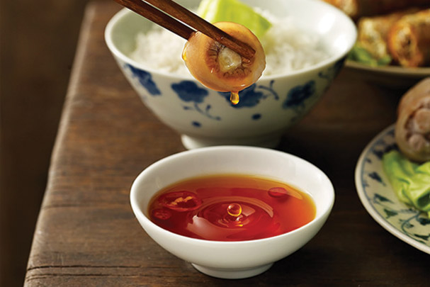 nuoc_mam_nuoc_cham_1_vxws.jpg nuoc_mam_nuoc_cham_1_vxws.jpg