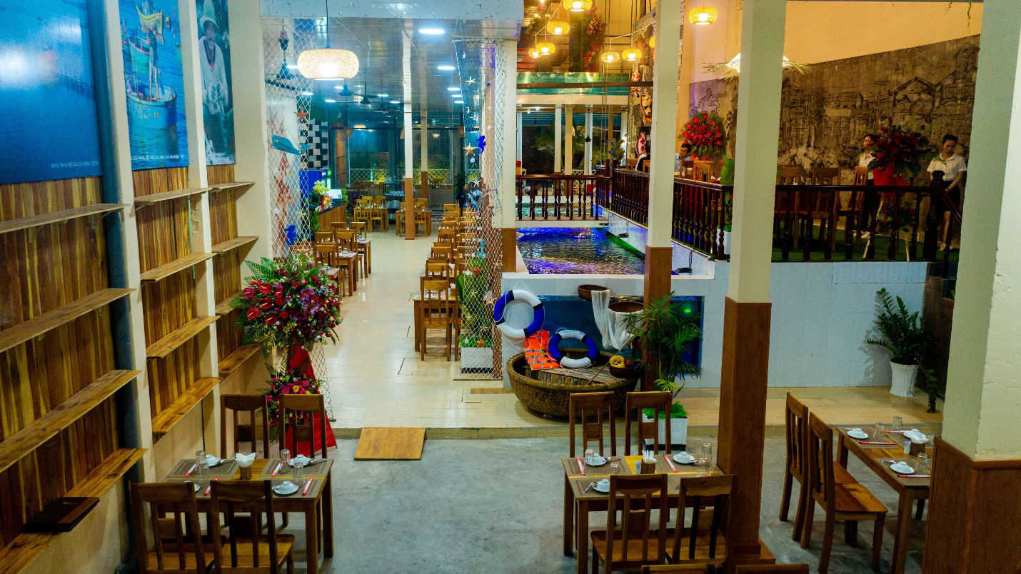 Nhà hàng hải sản phong cách làng chài giữa lòng Phú Quốc - Ảnh 1.